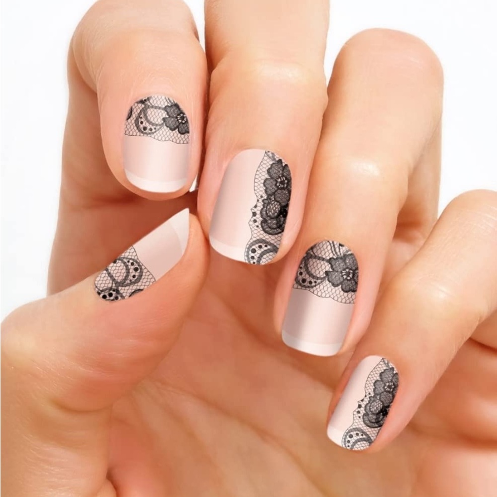 Color Street | I Love Lacey nail polish strips